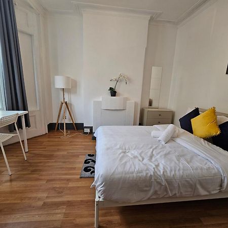 Family Room Near Queen Mary College Лондон Экстерьер фото