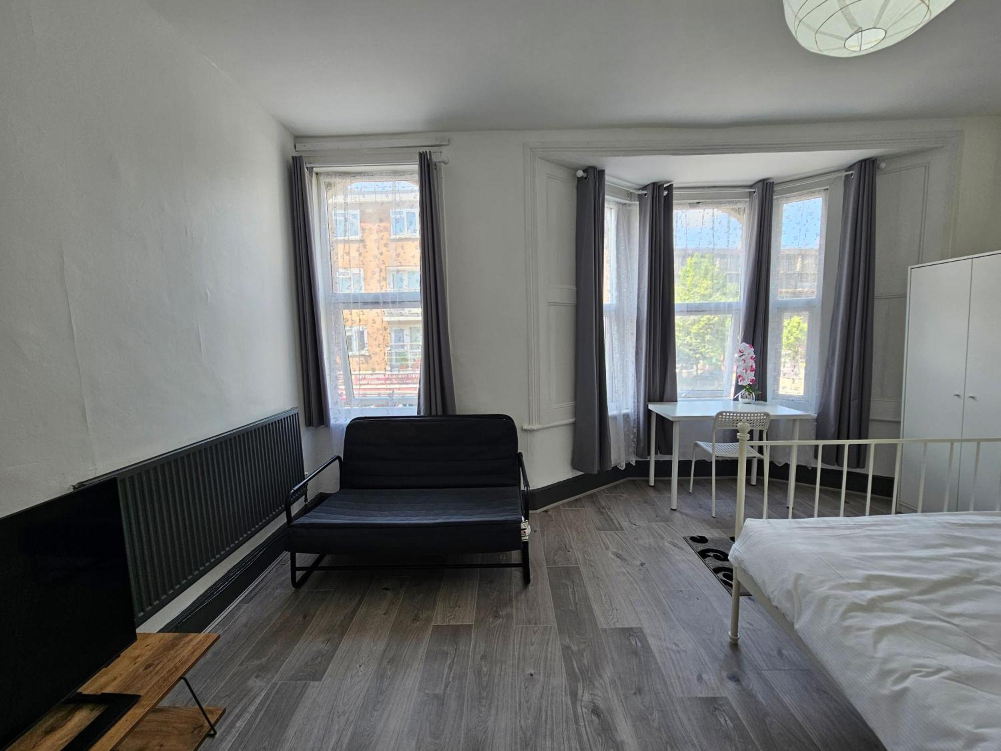 Family Room Near Queen Mary College Лондон Экстерьер фото