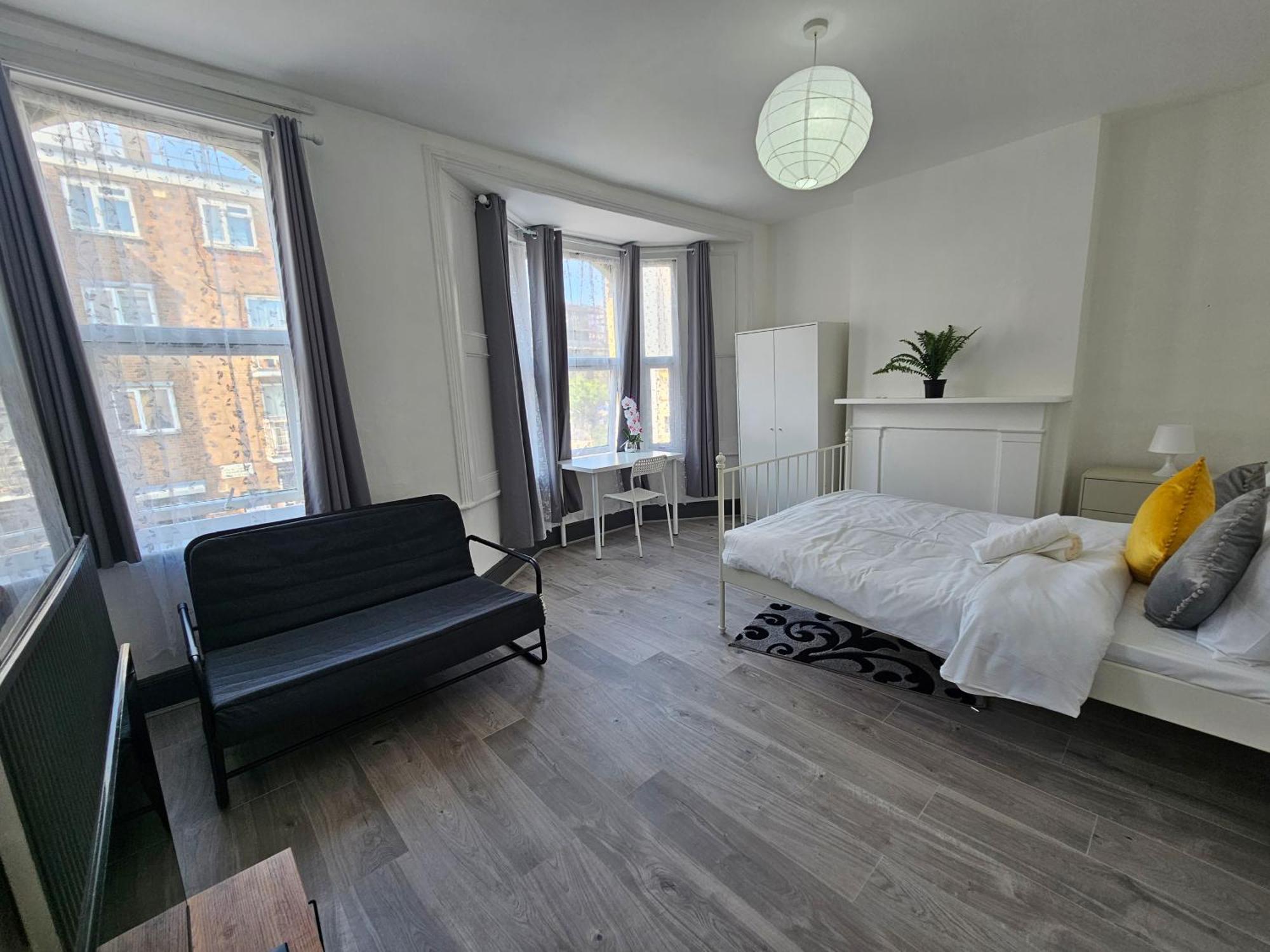 Family Room Near Queen Mary College Лондон Экстерьер фото