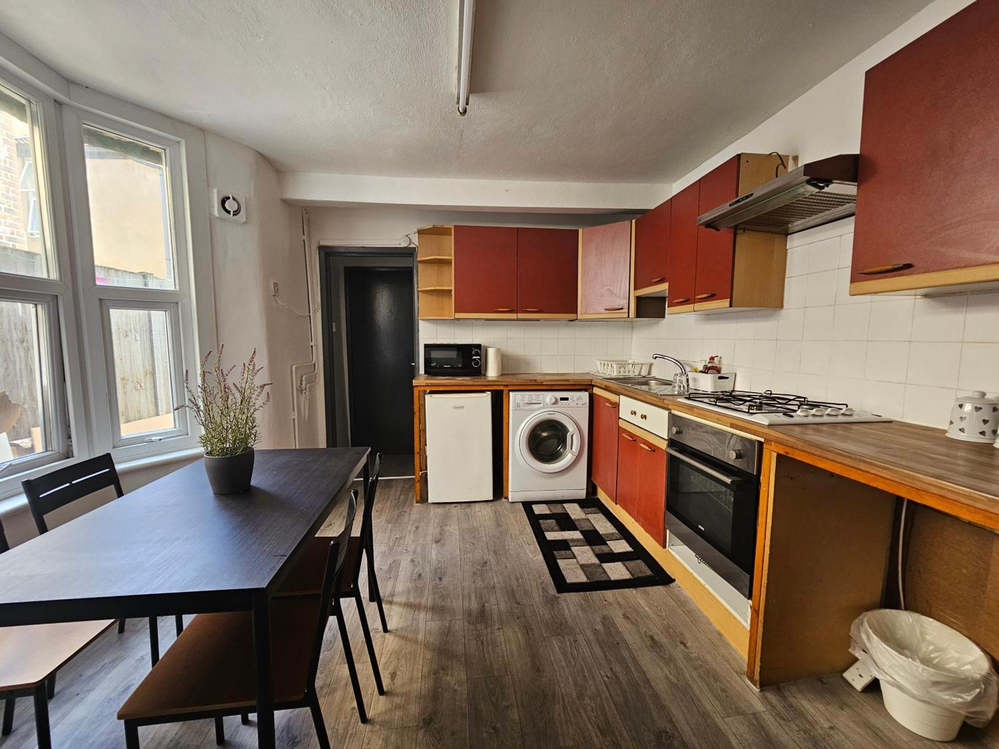 Family Room Near Queen Mary College Лондон Экстерьер фото